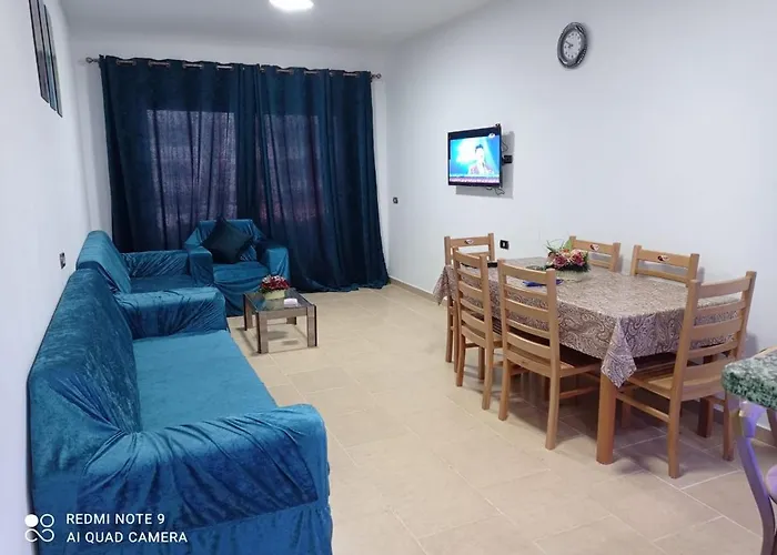 Palmera - Families Only شقة